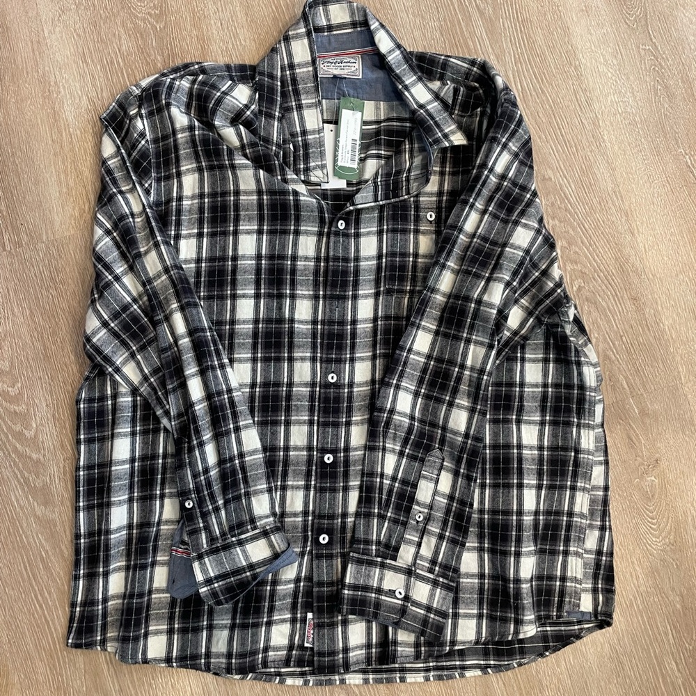 Men’s Flag and Anthem Flannel shirt. Black, White & Gray Plaid. Size XXL